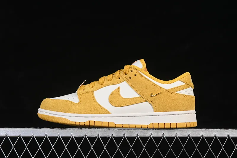 All Categories Nk SB Dunk Series Nk SB Dunk Low Low-top sneakers Nike SB Dunk Low Year of the Horse White and Yellow Low-top casual sneakers IB4417-101